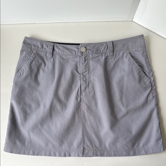 Icebreaker Gray Destiny Skirt Lightweight
Merino Wool Blend - Picture 7 of 16